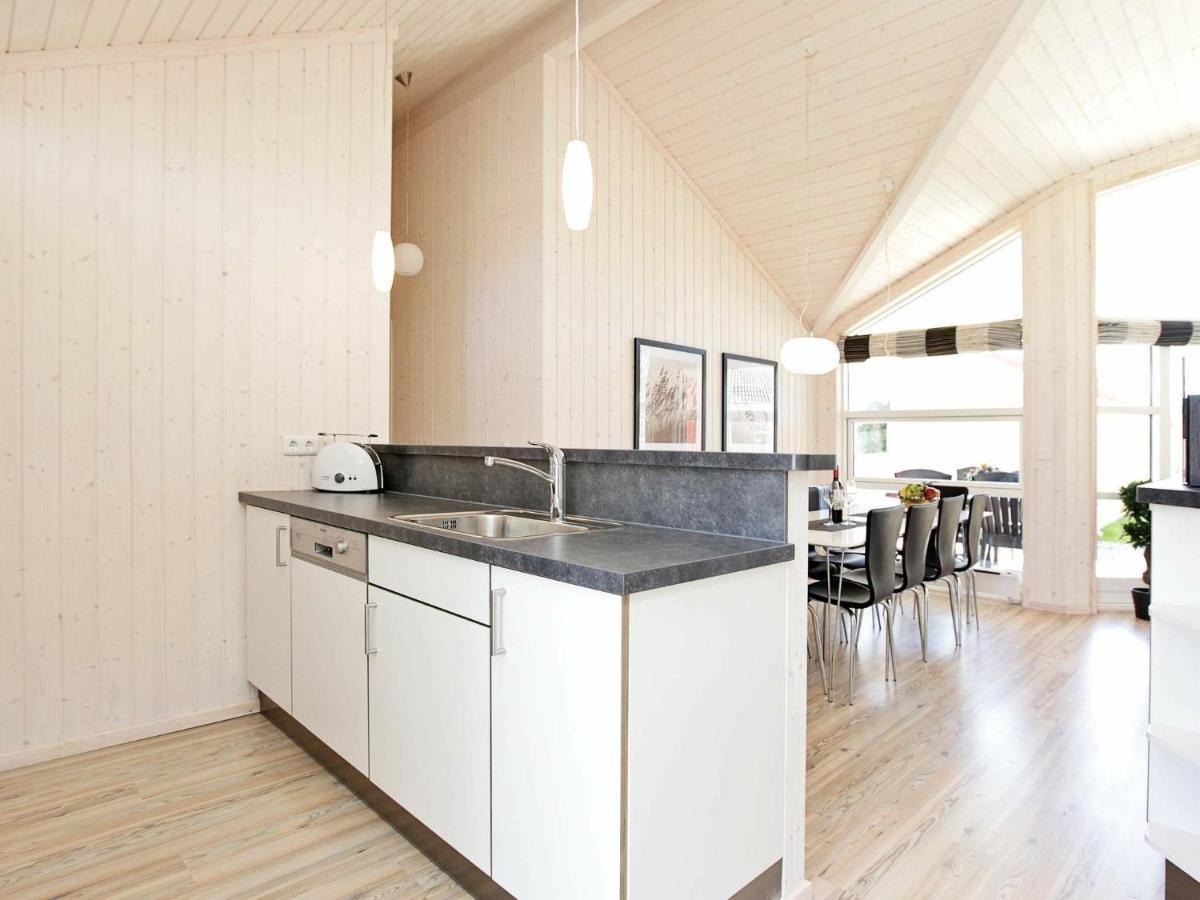 Four-Bedroom Holiday Home In Grossenbrode 1 Extérieur photo