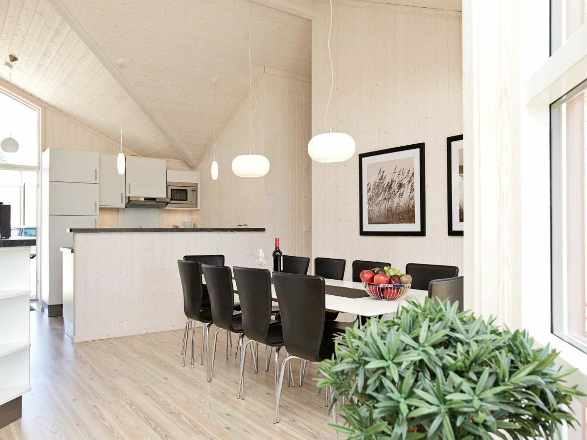 Four-Bedroom Holiday Home In Grossenbrode 1 Extérieur photo