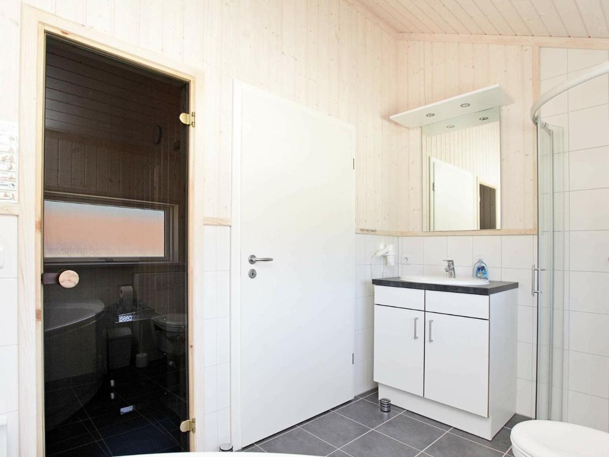 Four-Bedroom Holiday Home In Grossenbrode 1 Extérieur photo